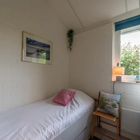 Near With Pool * Petten