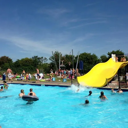 Near With Pool בית נופש *