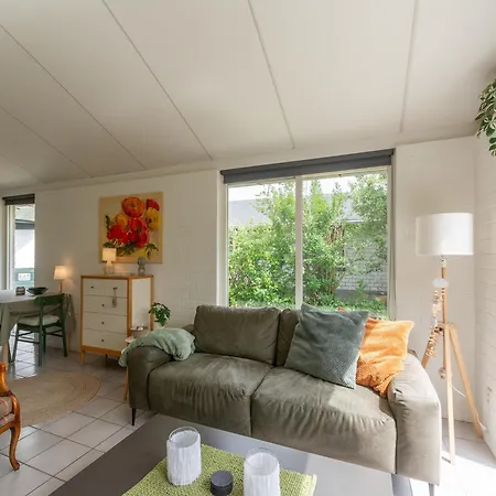 בית נופש Near With Pool