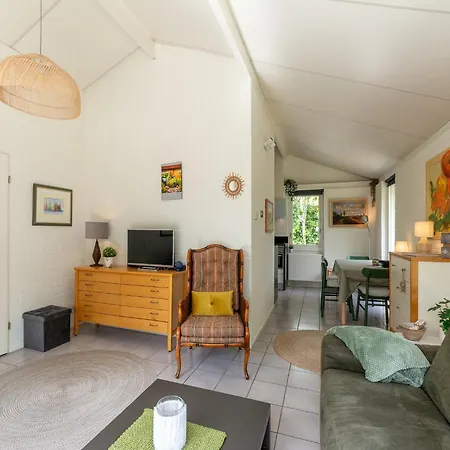 בית נופש Near With Pool *