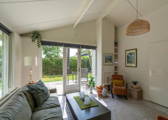 Near With Pool Ferienhaus