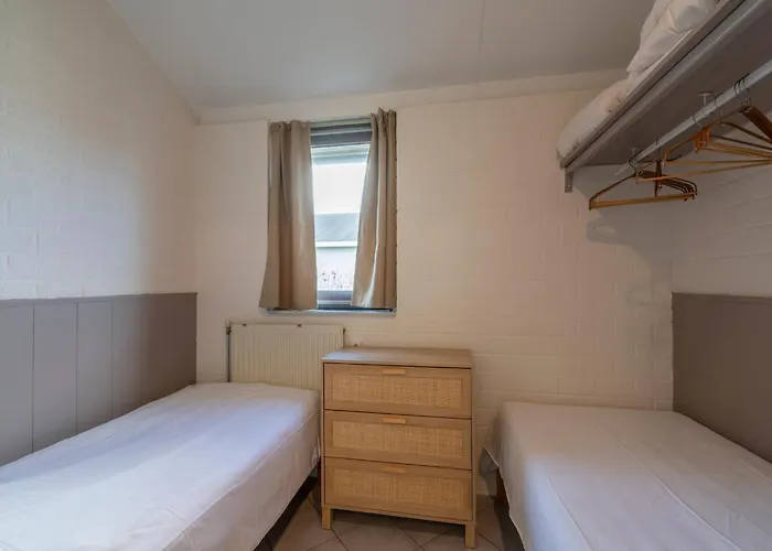 Near With Pool Ferienhaus *