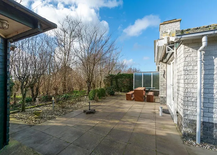 Near With Pool * Petten