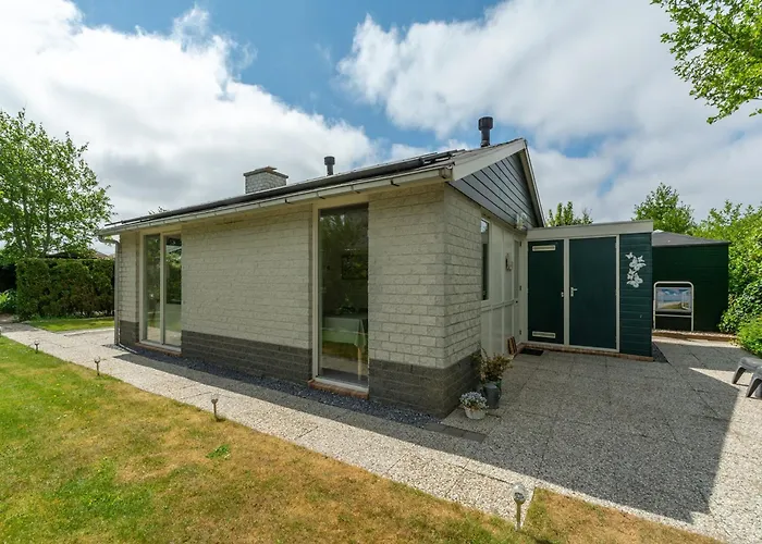 Near With Pool Ferienhaus *