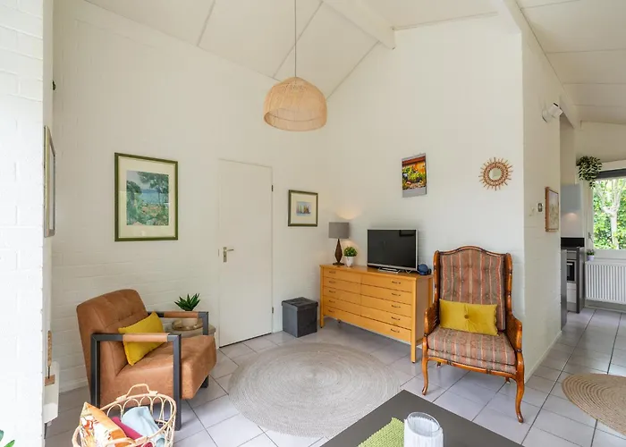 Near With Pool Ferienhaus