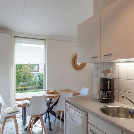 Vakantiehuis Near With Pool