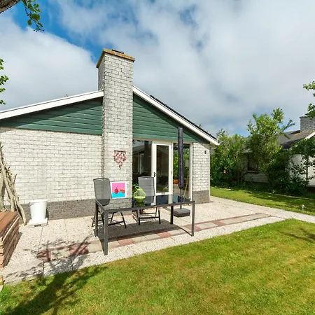 Vakantiehuis Near With Pool