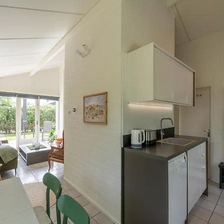 Vakantiehuis Near With Pool